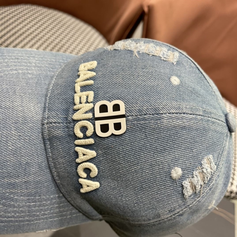 BALENCIAGA